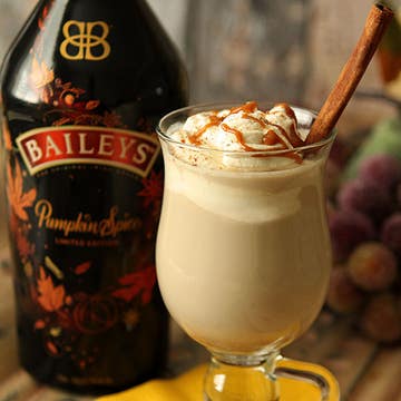 Pumpkin pie in a cocktail? Yes, please!